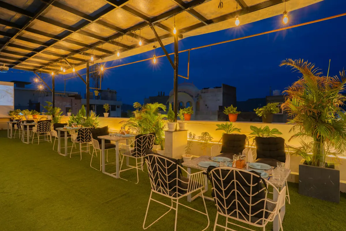 State 1727 Rooftop Restaurant