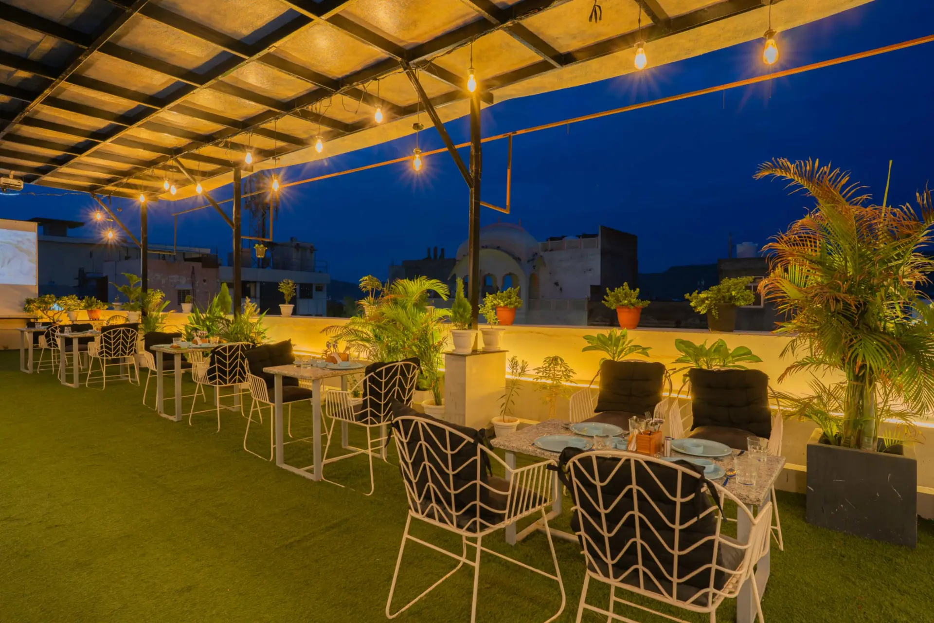 Scenic Rooftop Dining