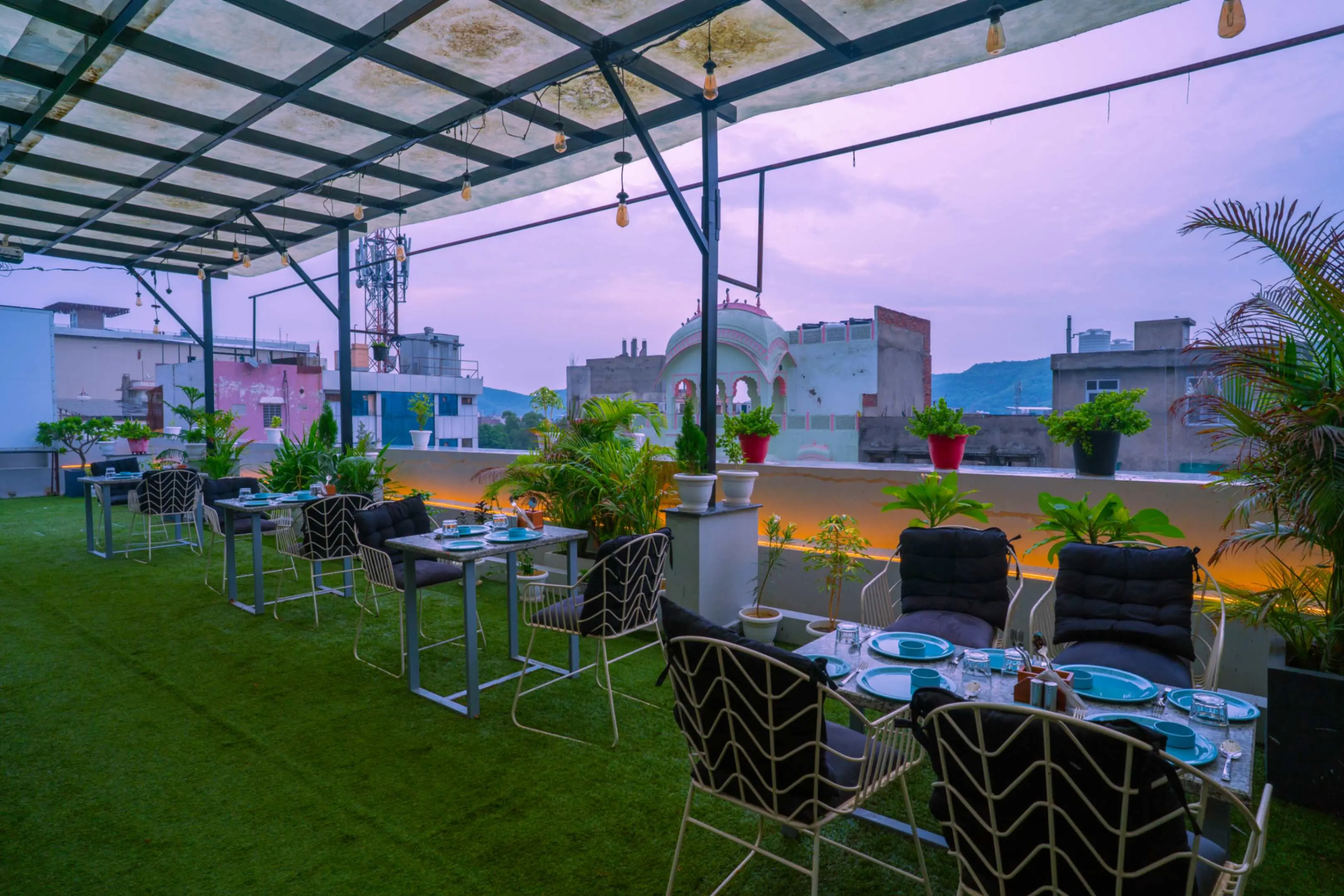 State 1727 – Rooftop Restaurant & Lounge - Image 5